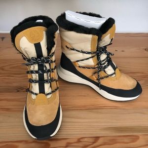 Timberland Womens Waterproof Winter Bouroughs Project Boot.